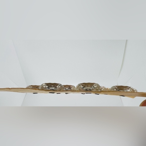 Vintage  “Latest Style” L/10 Clear buttons on original card 3 Cards 21 Buttons - Picture 7 of 9